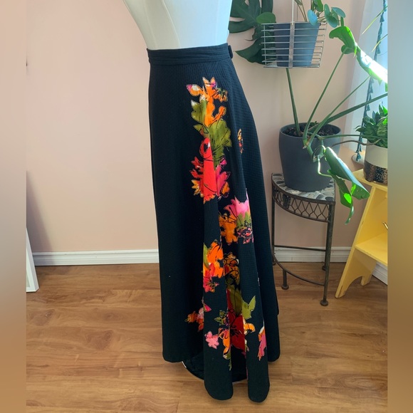 Vintage Union Label Black & Floral Appliqué A-Line Full Maxi Skirt - Picture 7 of 11